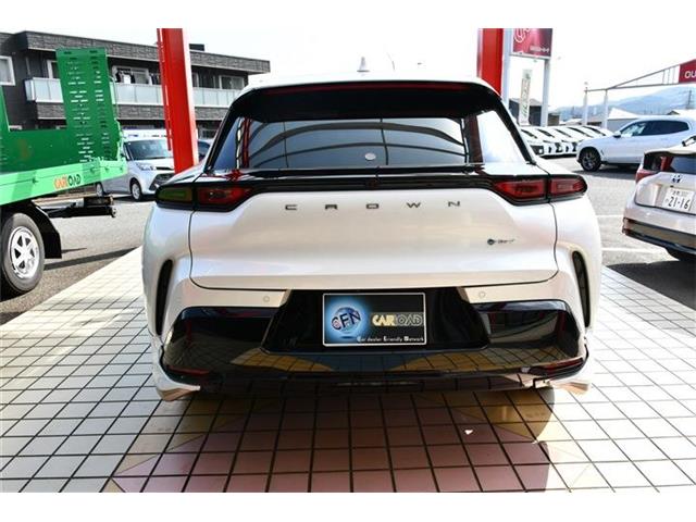 Toyota Crown Sport 7