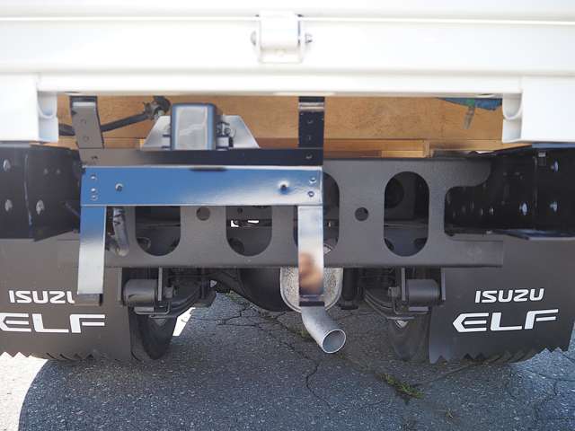 Isuzu Elf 11