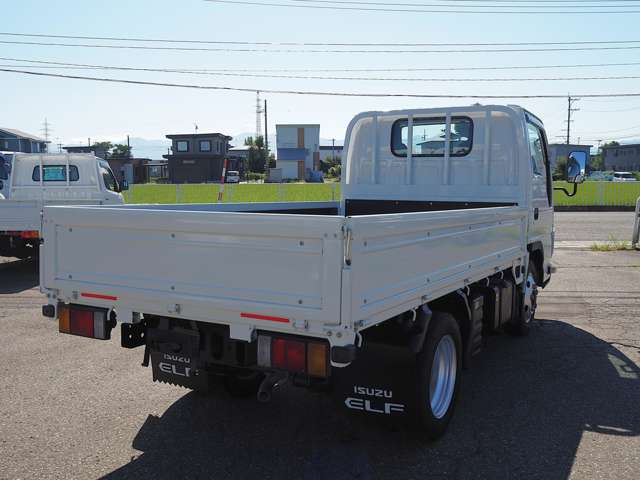 Isuzu Elf 8