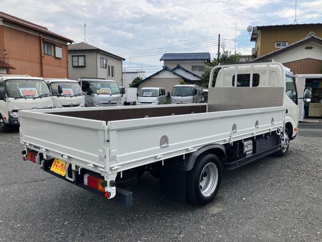 Hino Dutro 2