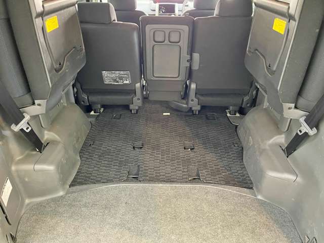 Toyota Voxy 12