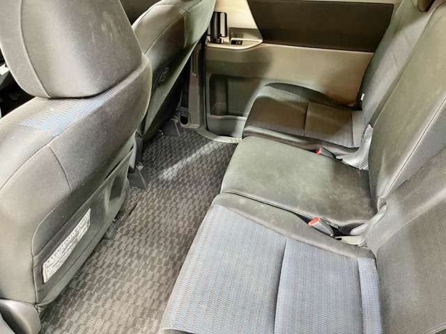 Toyota Voxy 10