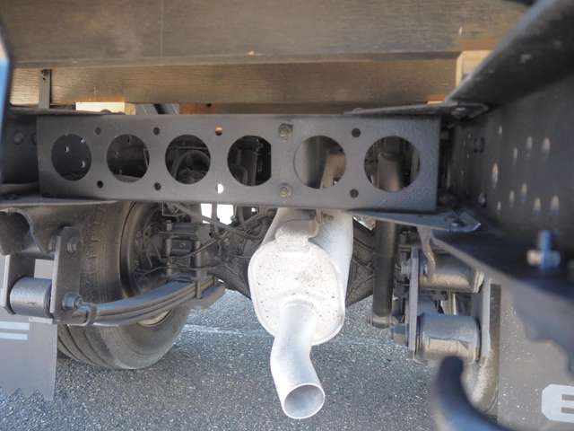 Isuzu Elf 11