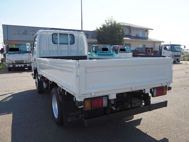 Isuzu Elf 8