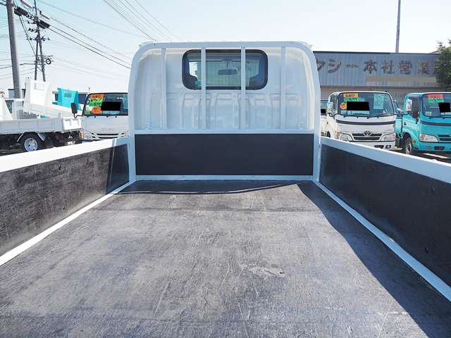 Isuzu Elf 9