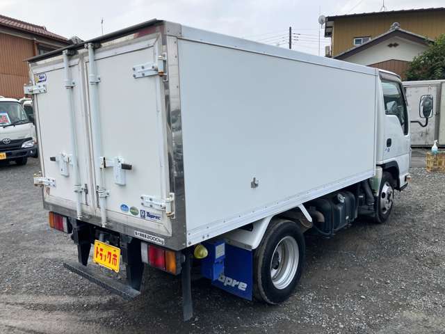 Isuzu Elf 2