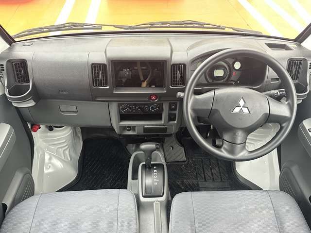 Mitsubishi Minicab MiEV 7