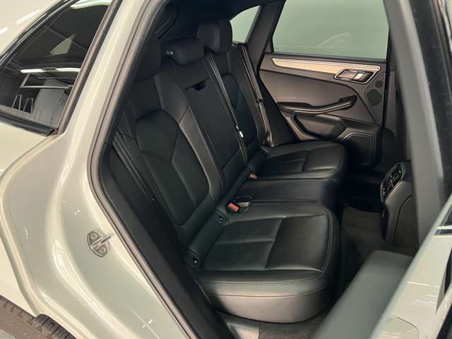 Porsche Macan 12