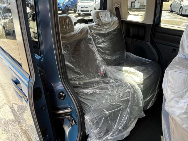 Mitsubishi Delica Mini 8