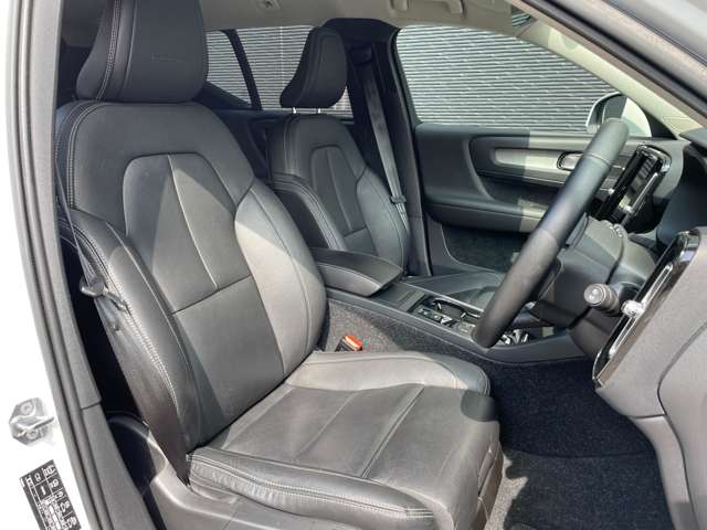 Volvo XC40 12