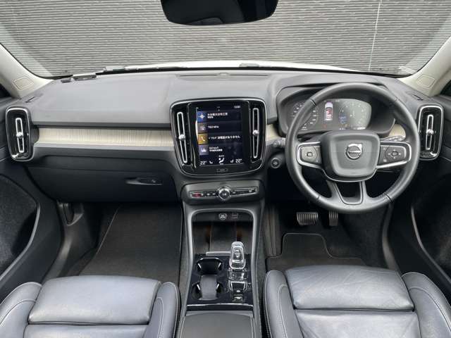 Volvo XC40 6