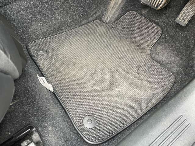 Volvo XC40 9
