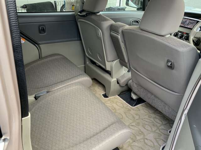 Daihatsu Tanto 7