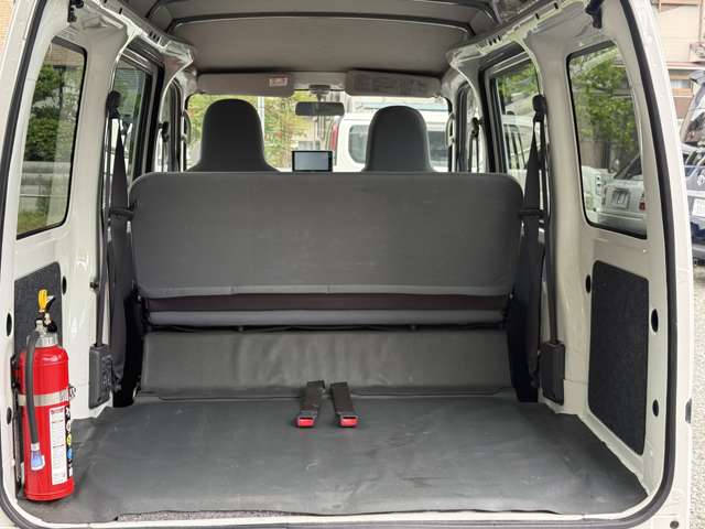 Daihatsu Hijet Cargo 12