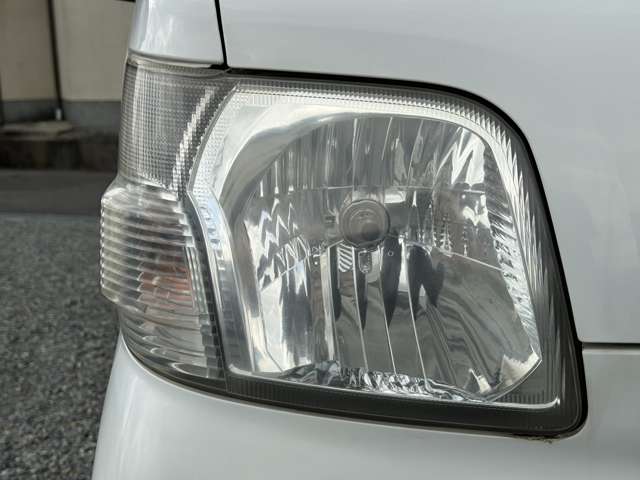 Daihatsu Hijet Cargo 5