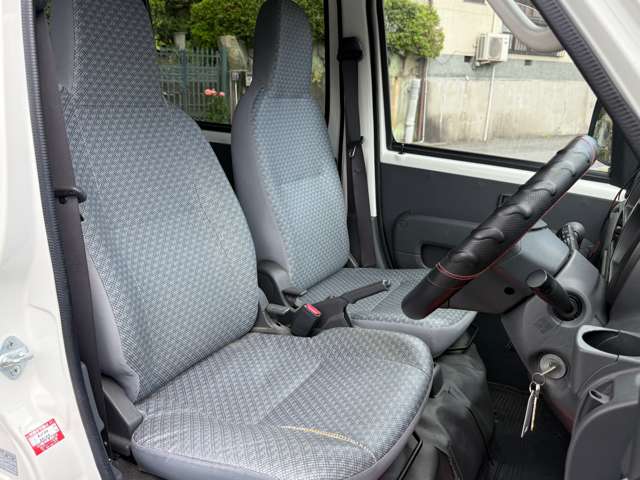 Daihatsu Hijet Cargo 7