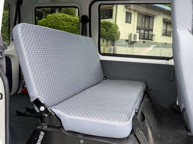 Daihatsu Hijet Cargo 10