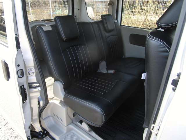 Nissan NV100 Clipper 11