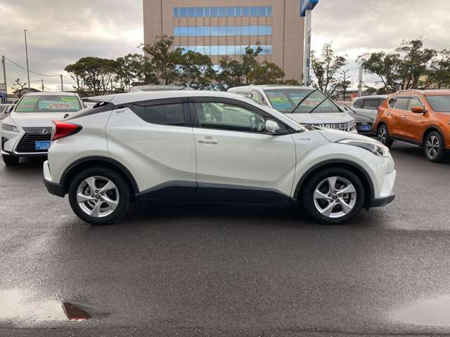 Toyota C-HR 6