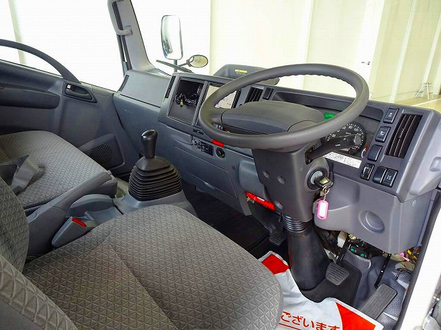 Isuzu Elf 3