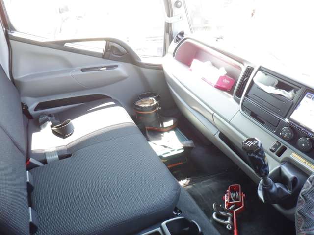Mitsubishi Fuso Canter 9