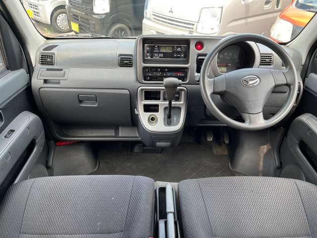 Daihatsu Hijet Cargo 3
