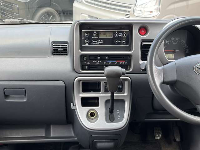 Daihatsu Hijet Cargo 7