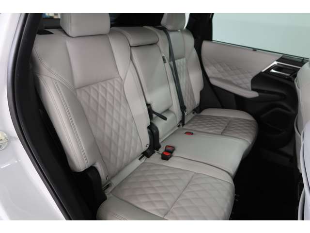 Mitsubishi Outlander 7