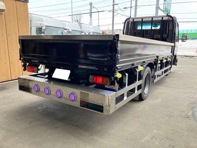 Hino Dutro 3