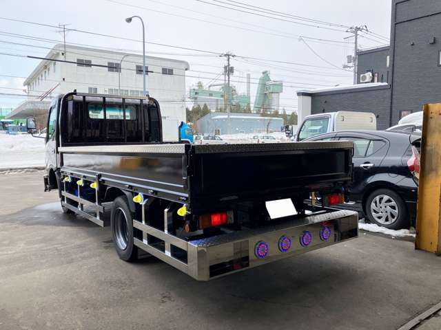 Hino Dutro 4