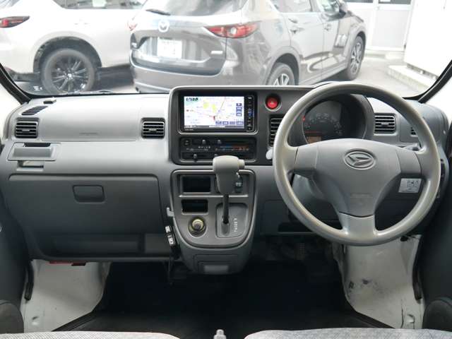 Daihatsu Hijet Cargo 7