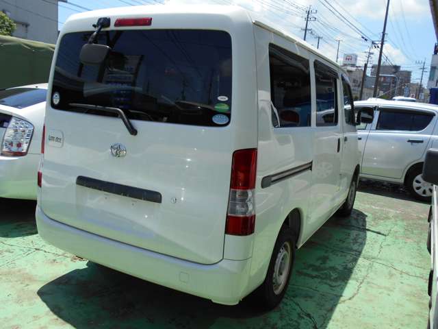 Toyota Light Ace Van 3