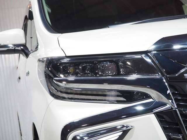 Toyota Alphard 11