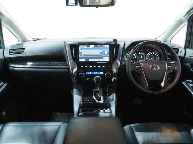 Toyota Alphard 5