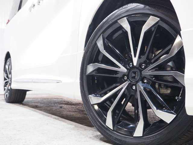 Toyota Alphard 8
