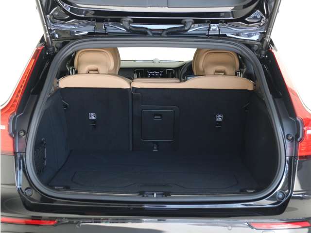 Volvo V60 Cross Country 11