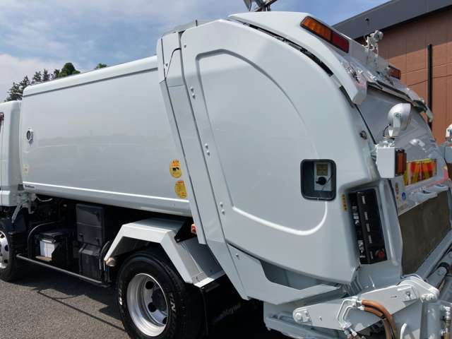 Mitsubishi Fuso Canter 11