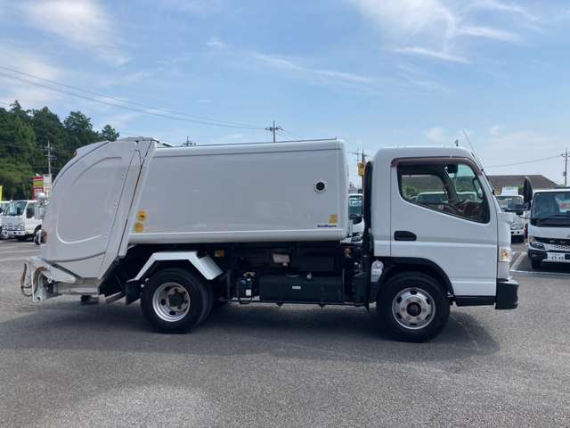 Mitsubishi Fuso Canter 4