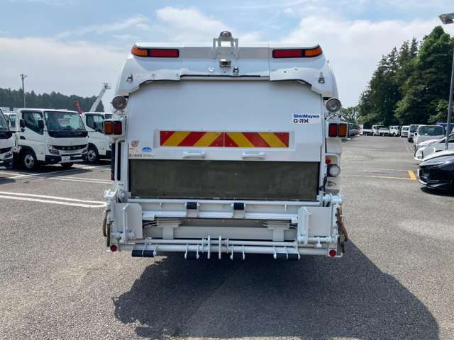 Mitsubishi Fuso Canter 6