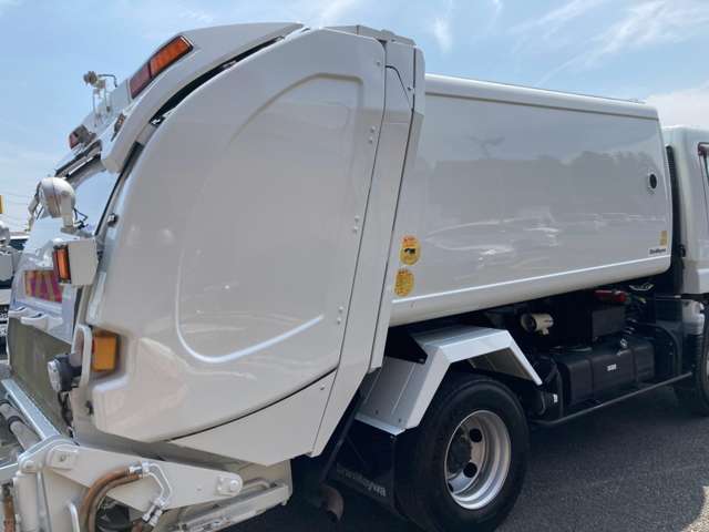 Mitsubishi Fuso Canter 10
