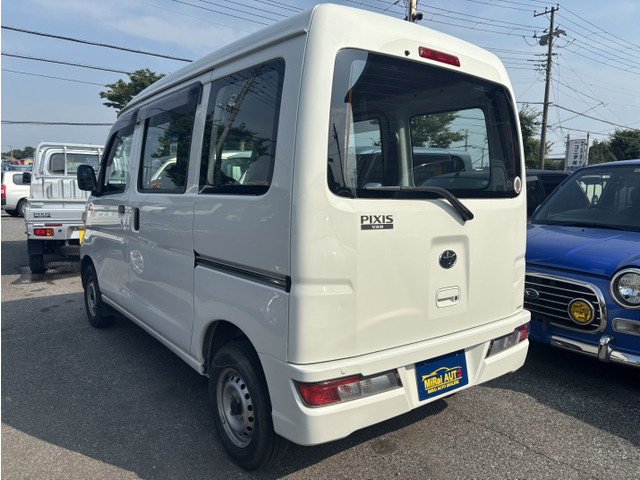 Toyota Pixis Van 6