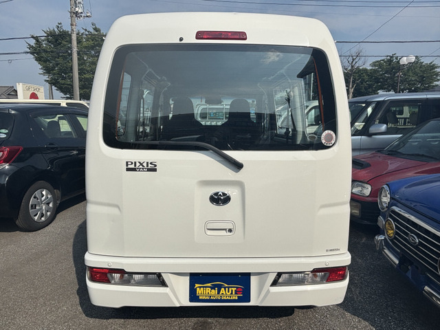 Toyota Pixis Van 7