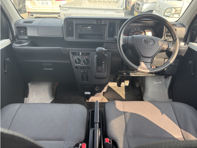 Toyota Pixis Van 10