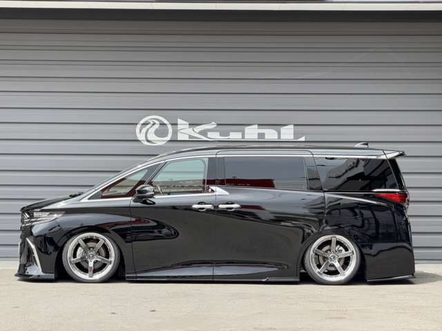 Toyota Alphard 6