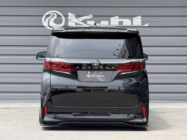Toyota Alphard 8