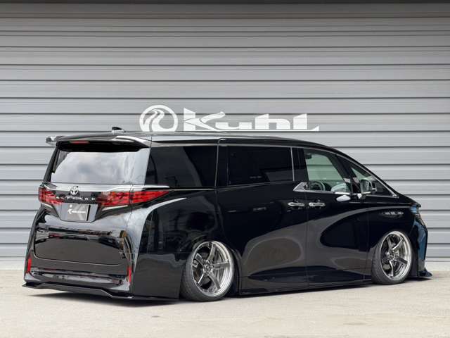 Toyota Alphard 9
