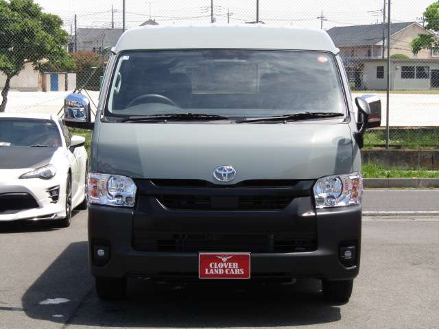 Toyota Hiace Van 12