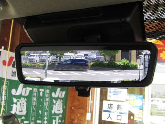 Toyota Hiace Van 6
