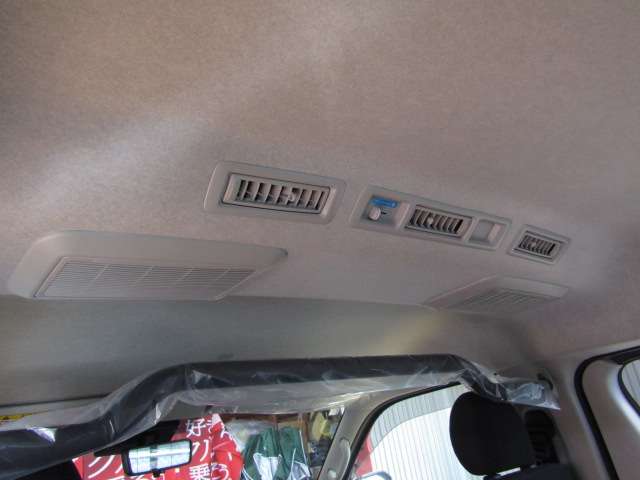 Toyota Hiace Van 7