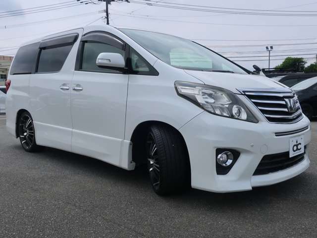 Toyota Alphard 4